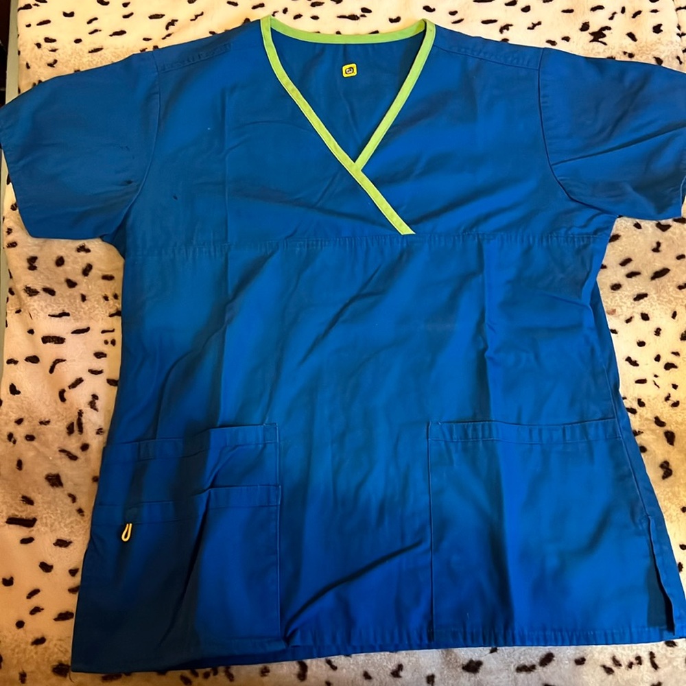 Wonder Wink scrub top